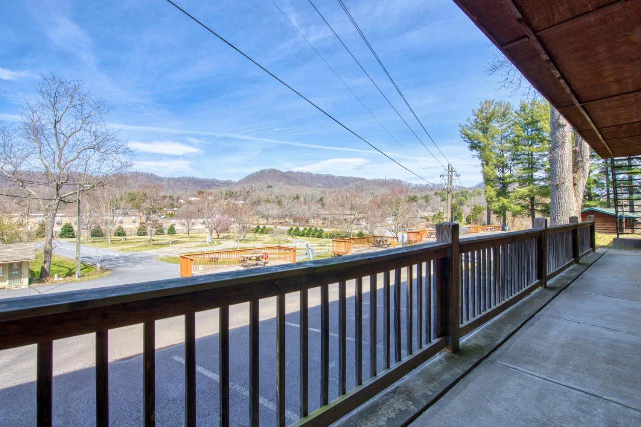 Campground Apts Lake Junaluska Екстериор снимка