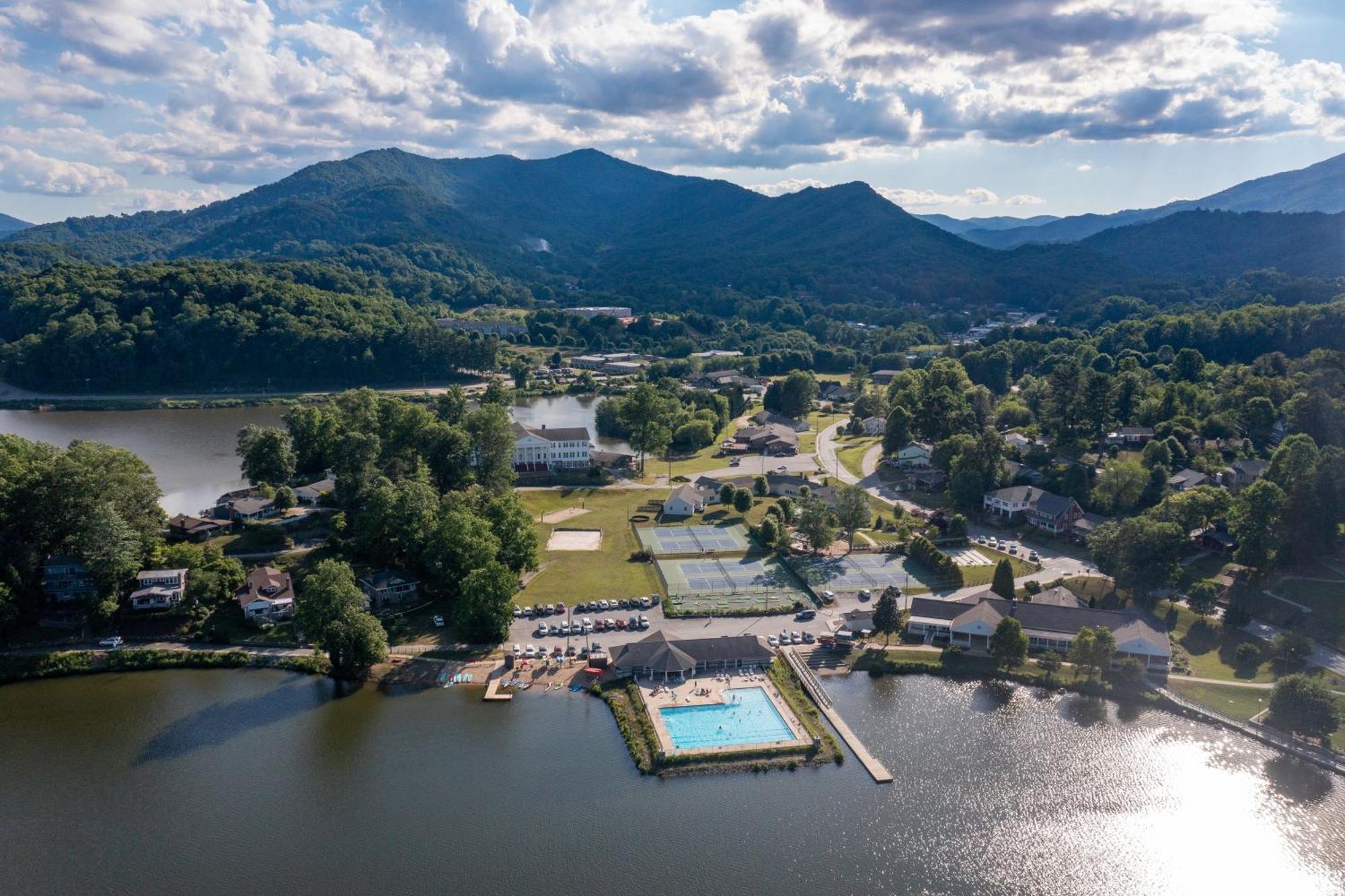 Campground Apts Apartment Lake Junaluska Стая снимка